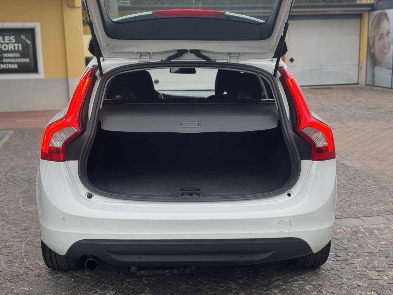 Volvo V60 D2 1.6 Powershift Ocean Race