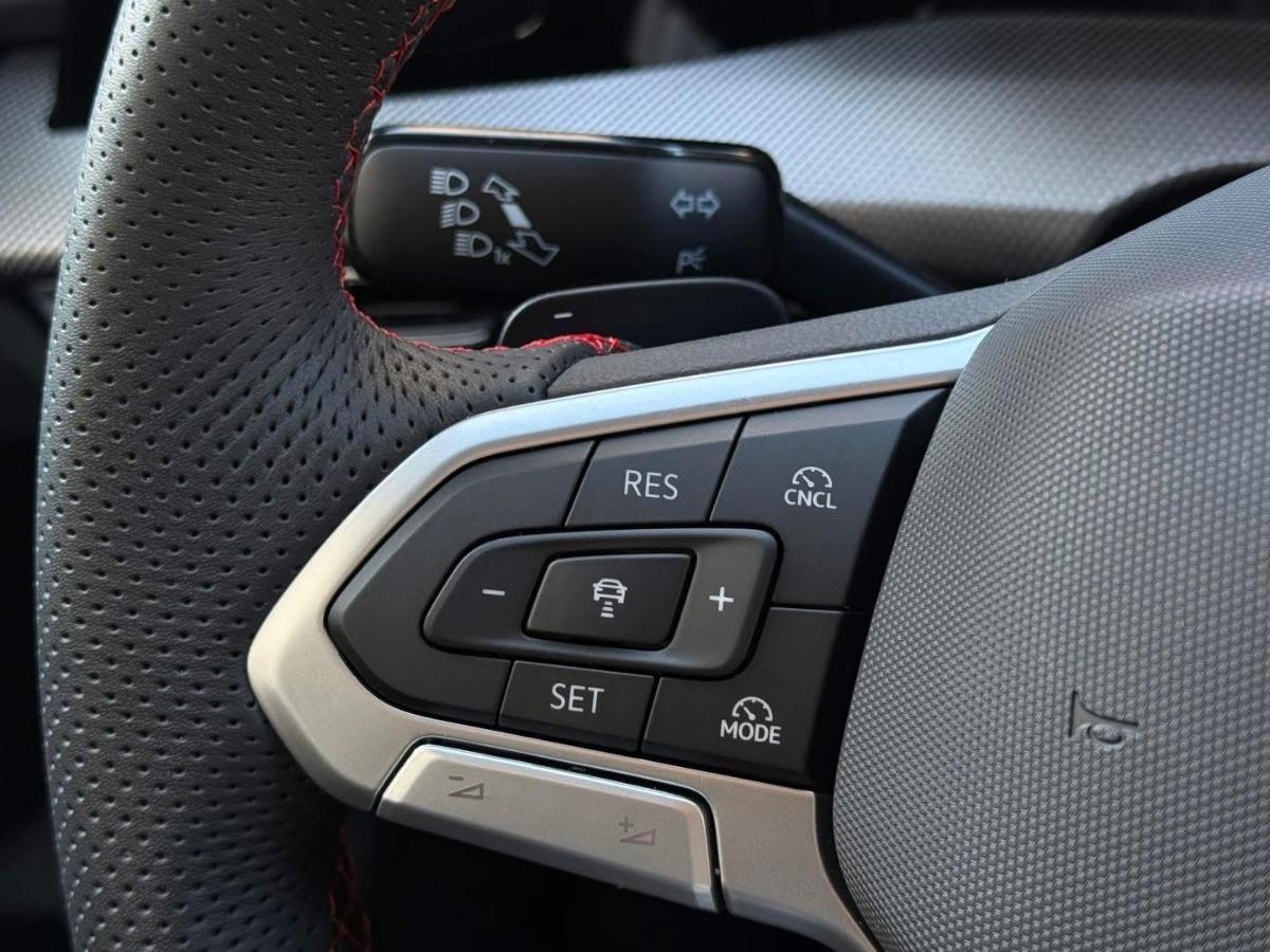 New Volkswagen Golf 8.5 GTI 2.0 TSI 265 CV