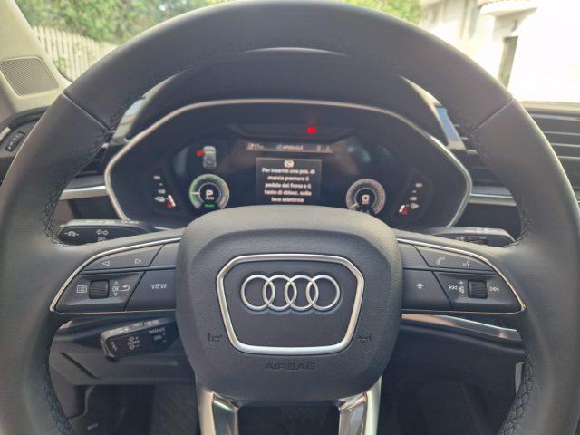 AUDI Q3 45 TFSI e S tronic Identity Black Sline da ?499,00