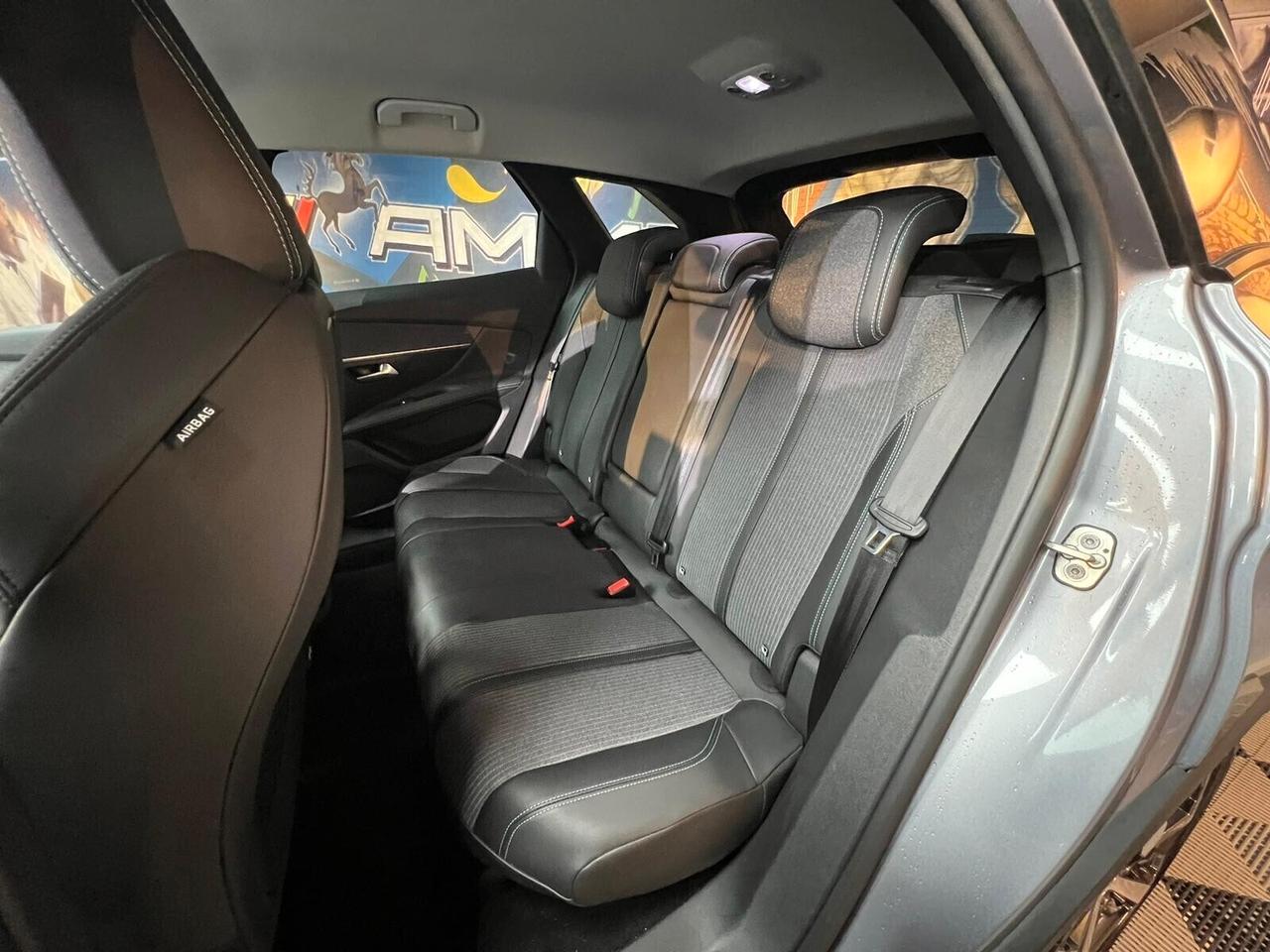 Peugeot 3008 1.5 bluehdi Allure Pack s (115)