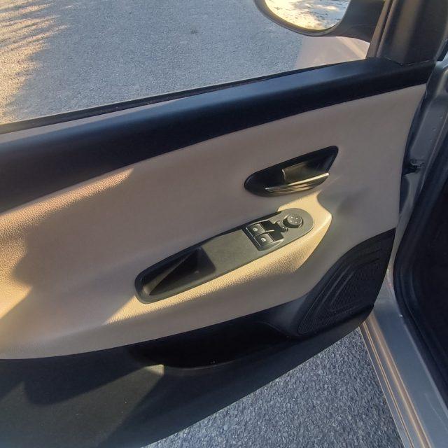LANCIA Ypsilon 1.2 69 CV 5 porte GPL Ecochic Gold