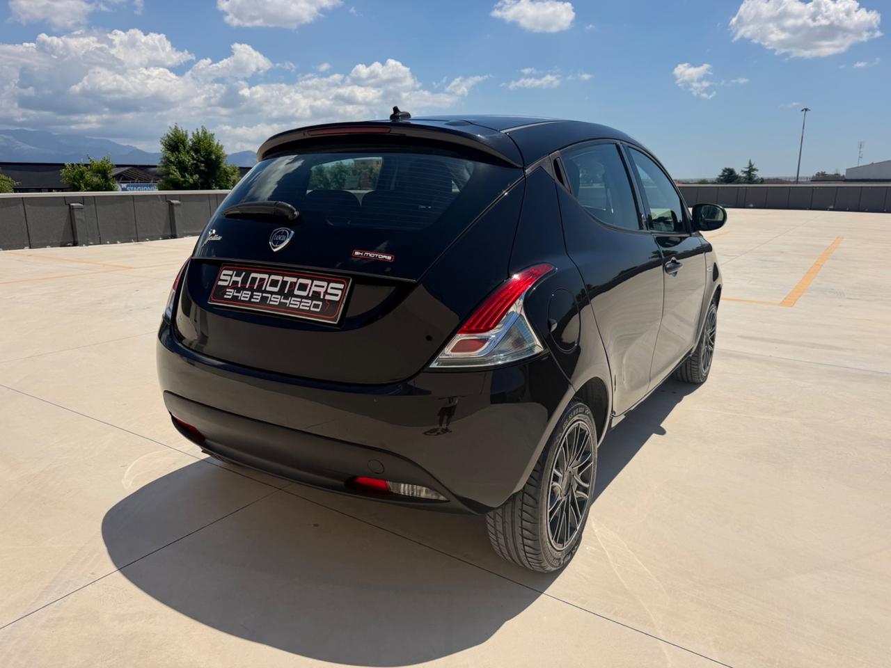 Lancia Ypsilon 1.2 69 CV 5 porte GPL Ecochic Silver