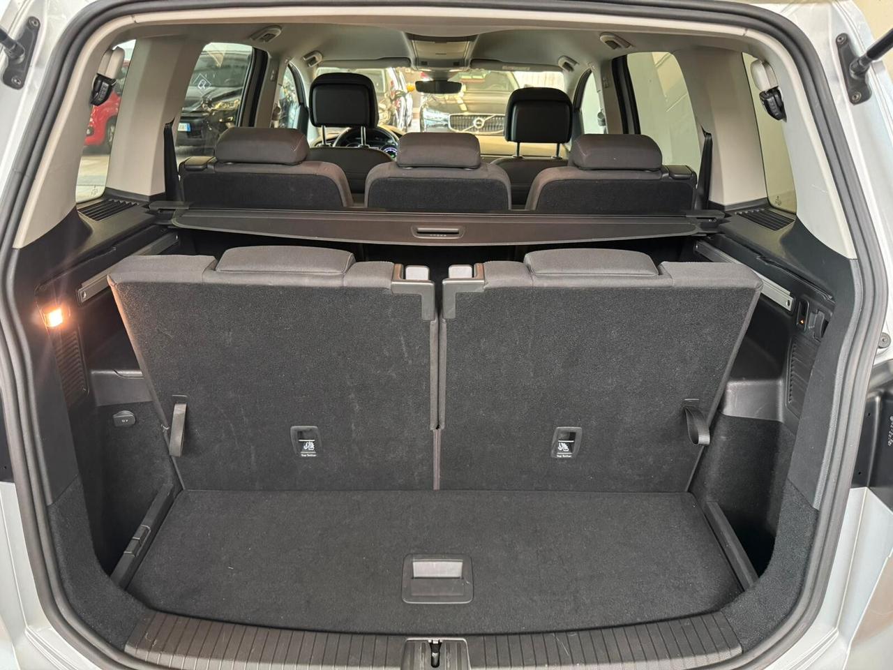 Volkswagen Touran 2.0 TDI 115 CV DSG IQDrive 7Posti Gancio