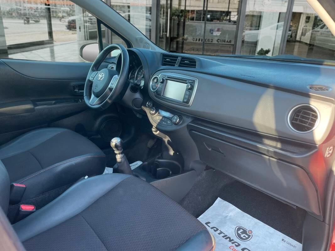 Toyota Yaris 1.4 d-4d 5p con TETTO PANORAMICO E NAVI