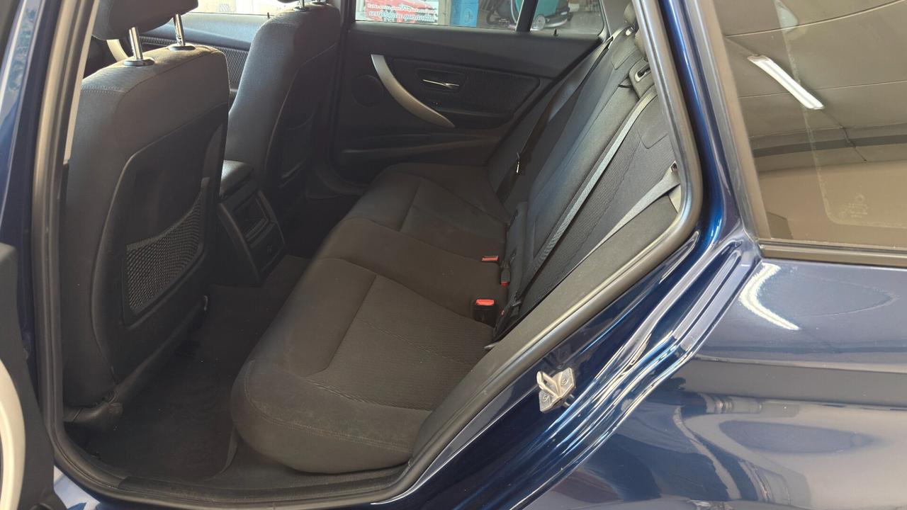 Bmw 320d Touring Business Advantage auto