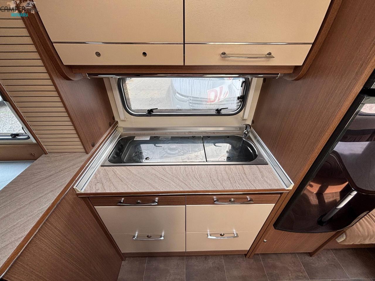 BÜRSTNER TRECENTO 465TS - ROULOTTE CON LETTO MATRIMONIALE ALLA FRANCESE IN CODA