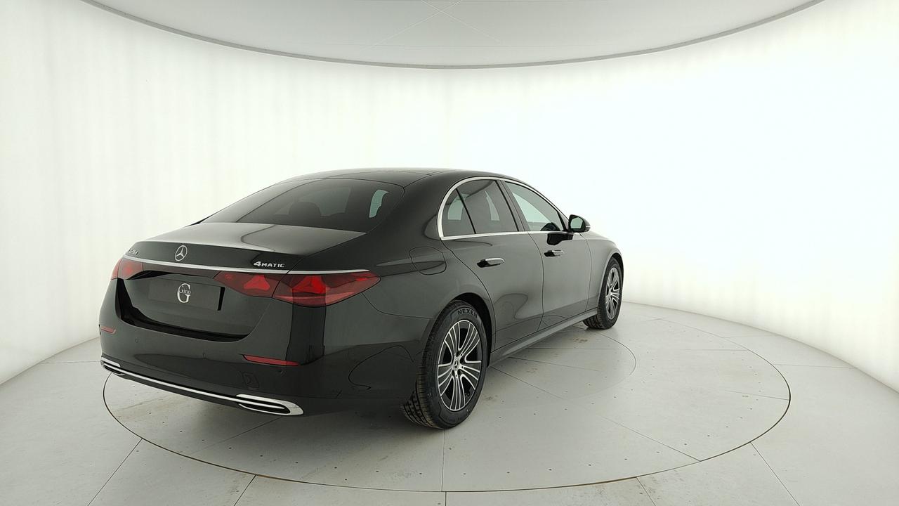 Mercedes-Benz E 220 d 4MATIC