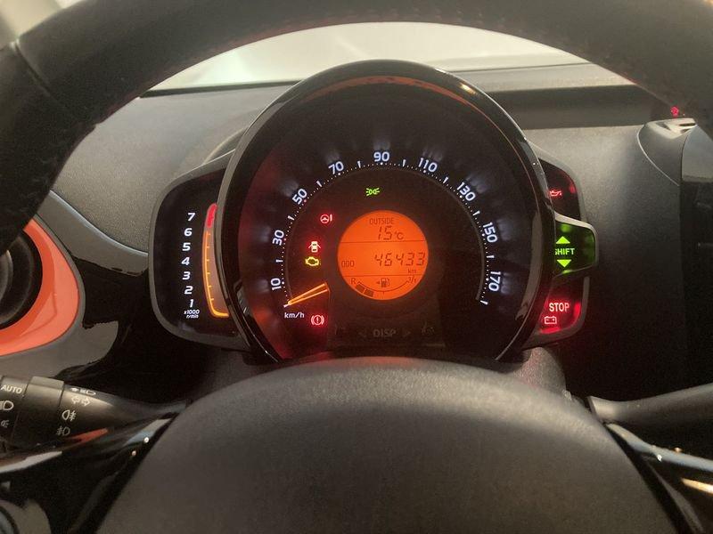 Toyota Aygo 1.0 VVT-i 72 CV 5 porte x-wave orange