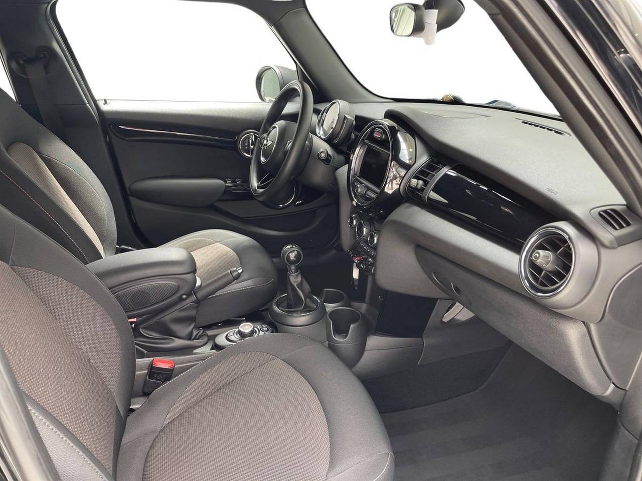 MINI Mini IV F55-F56 2014 - Mini 1.2 One 75cv 5p