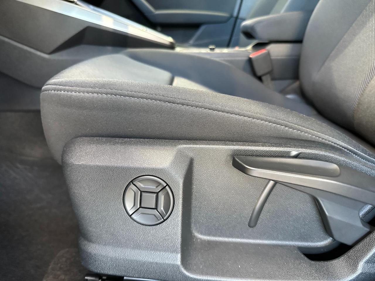 Audi A3 Sportback 35 2.0 tdi Business Advanced s-tronic-Carplay-18"