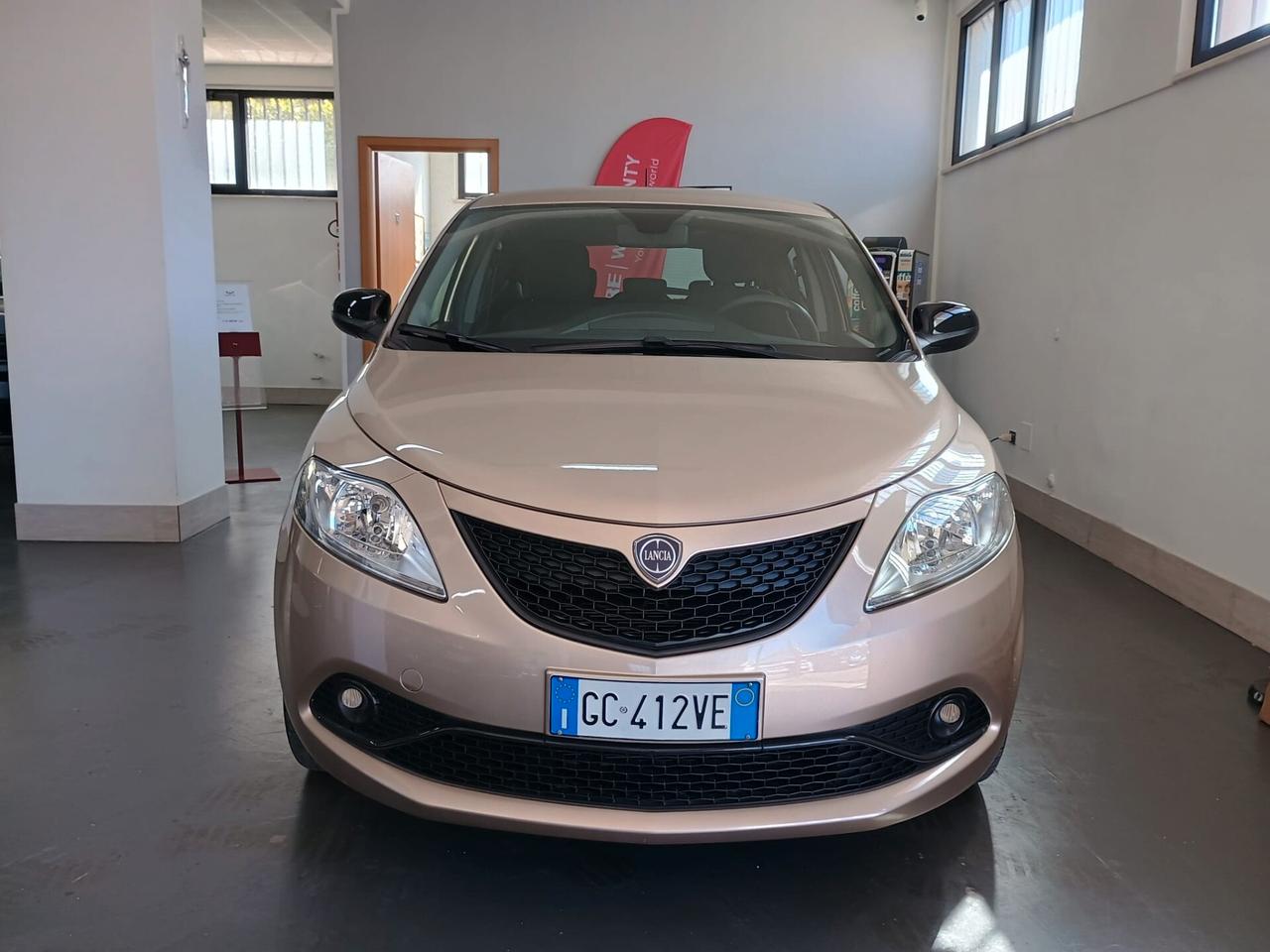 Lancia Ypsilon 1.0 FireFly 5 porte S&S Hybrid Ecochic Gold
