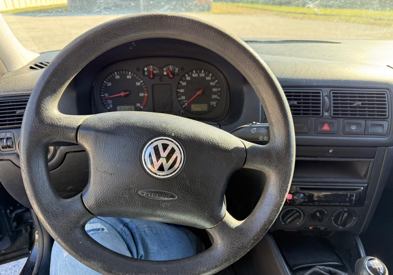 Volkswagen Golf 1.4 Benzina 75cavalli Neopatentati