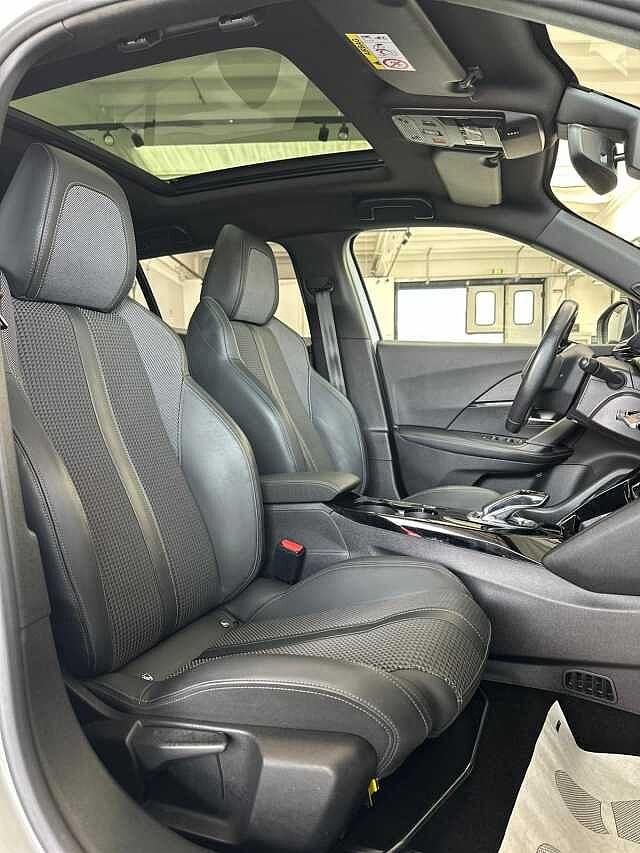 Peugeot 2008 motore elettrico 136 CV GT Line *TETTO PANORAMICO*