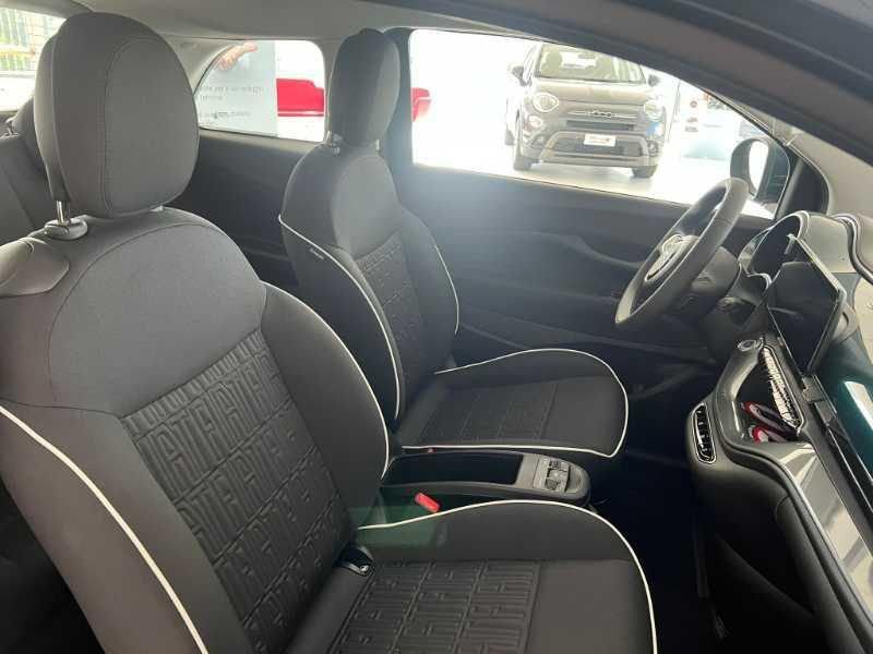 FIAT 500e 500 Nuova 500 Hatchback My23 La Nuova 500 - 320 Berlina