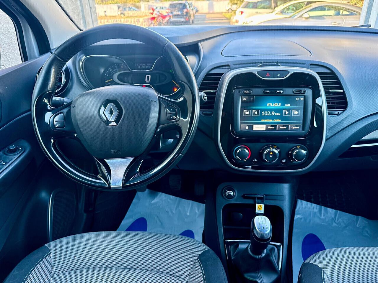 Renault Captur 1.5 dCi 8V 90 CV,Radio Touch Screen,KEYLESS,comandi al volante,cerchi in lega,Sensori di parcheggio,ecc,