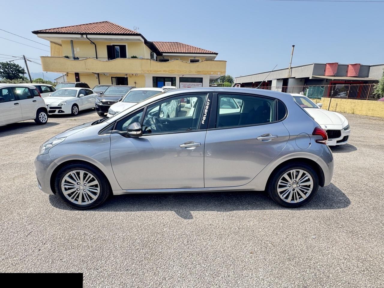 PEUGEOT 208 1.2 BENZINA ADATTA NEOPATENTATI