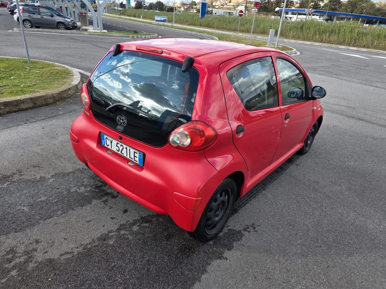 Toyota Aygo 1.0 12V VVT-i 5 porte neopatentati