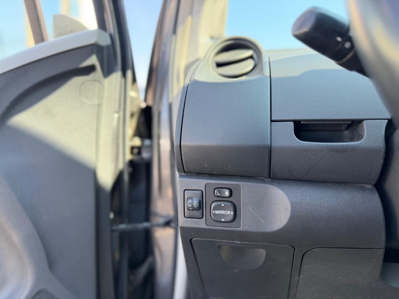 Toyota Yaris 1.0 5 porte Sol