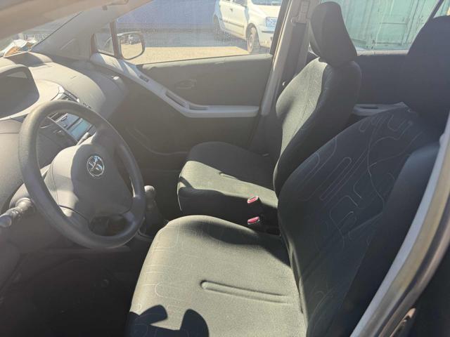 TOYOTA Yaris 1.0 5p Sol senza nessun lavoro da fare
