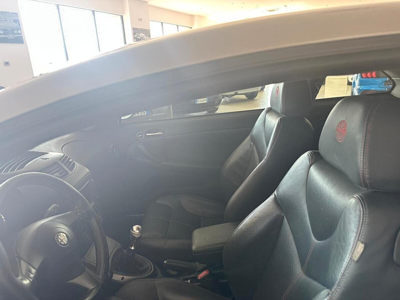 Alfa Romeo GT 1.9 JTDM 16V Distinctive Q2