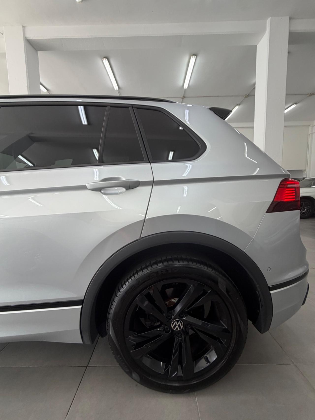 VW Tiguan 2.0 150 CV DSG R-Line FINANZIABILE