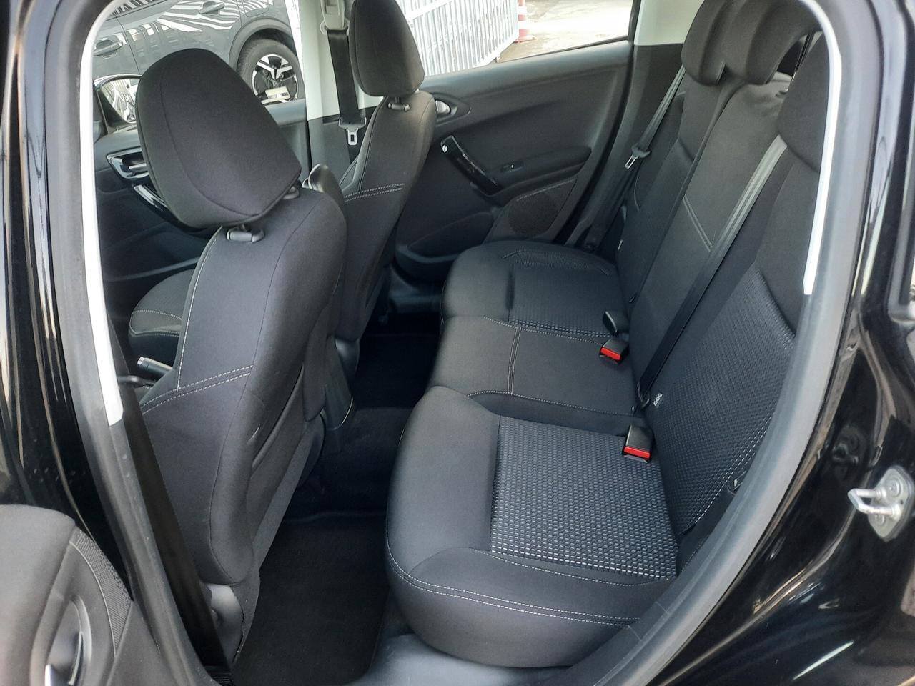 Peugeot 208 BlueHDi 100 S&S 5 porte Allure