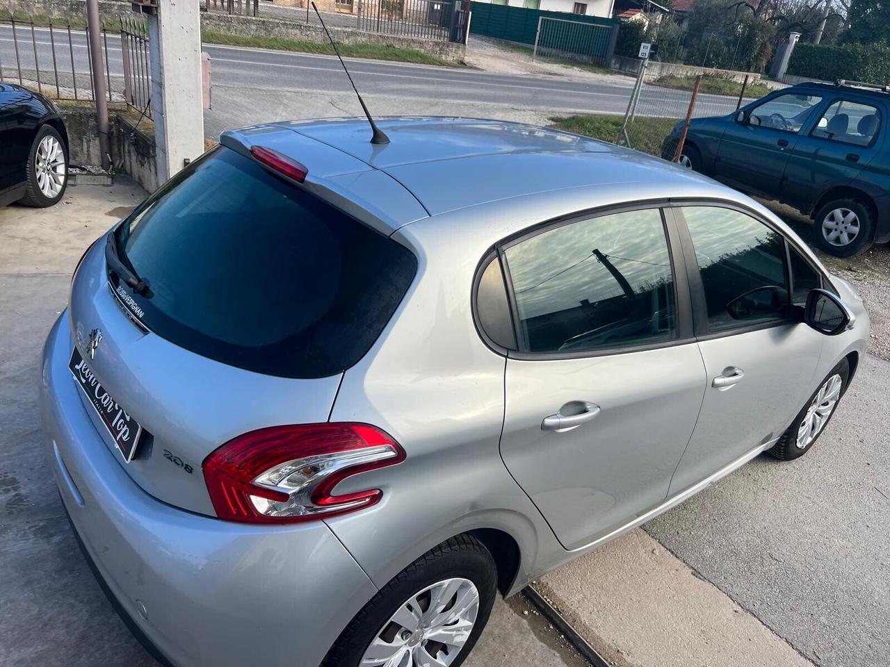 Peugeot 208 PureTech 82 5 porte Allure gpl garantita 12 mesi