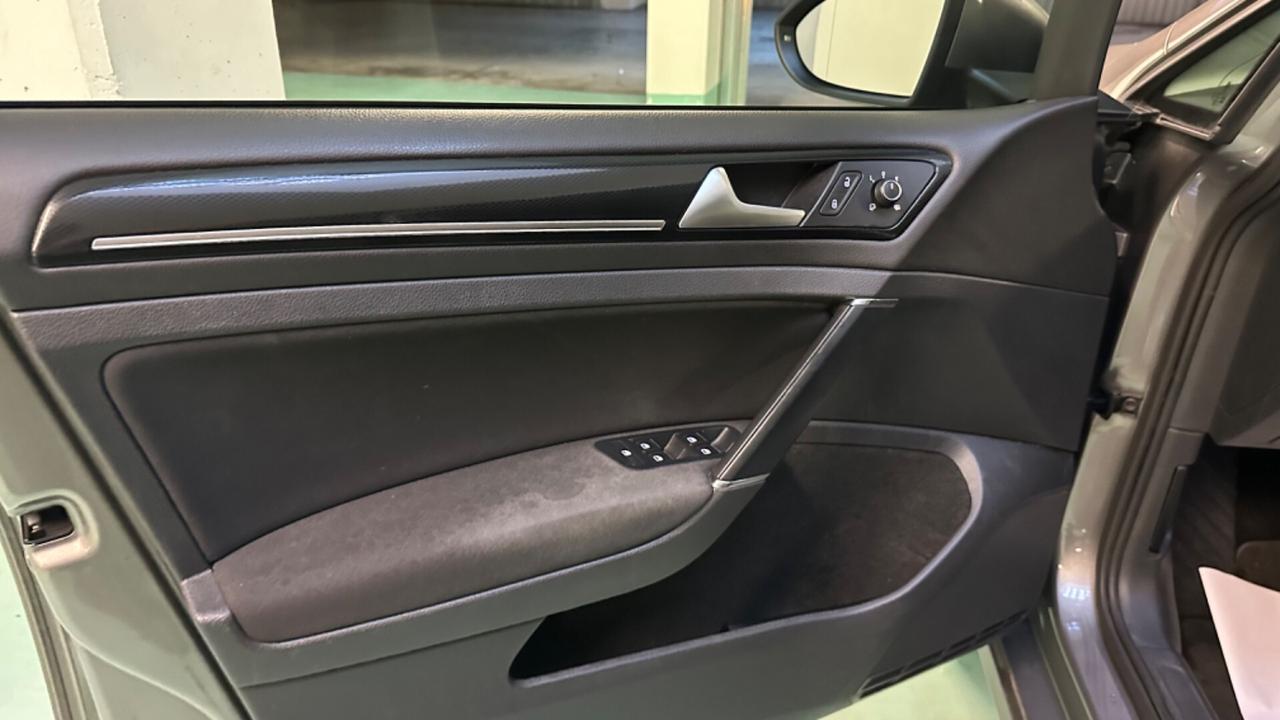 Volkswagen Golf 2.0 TDI 5p. Highline BlueMotion.o.k. neopatentati