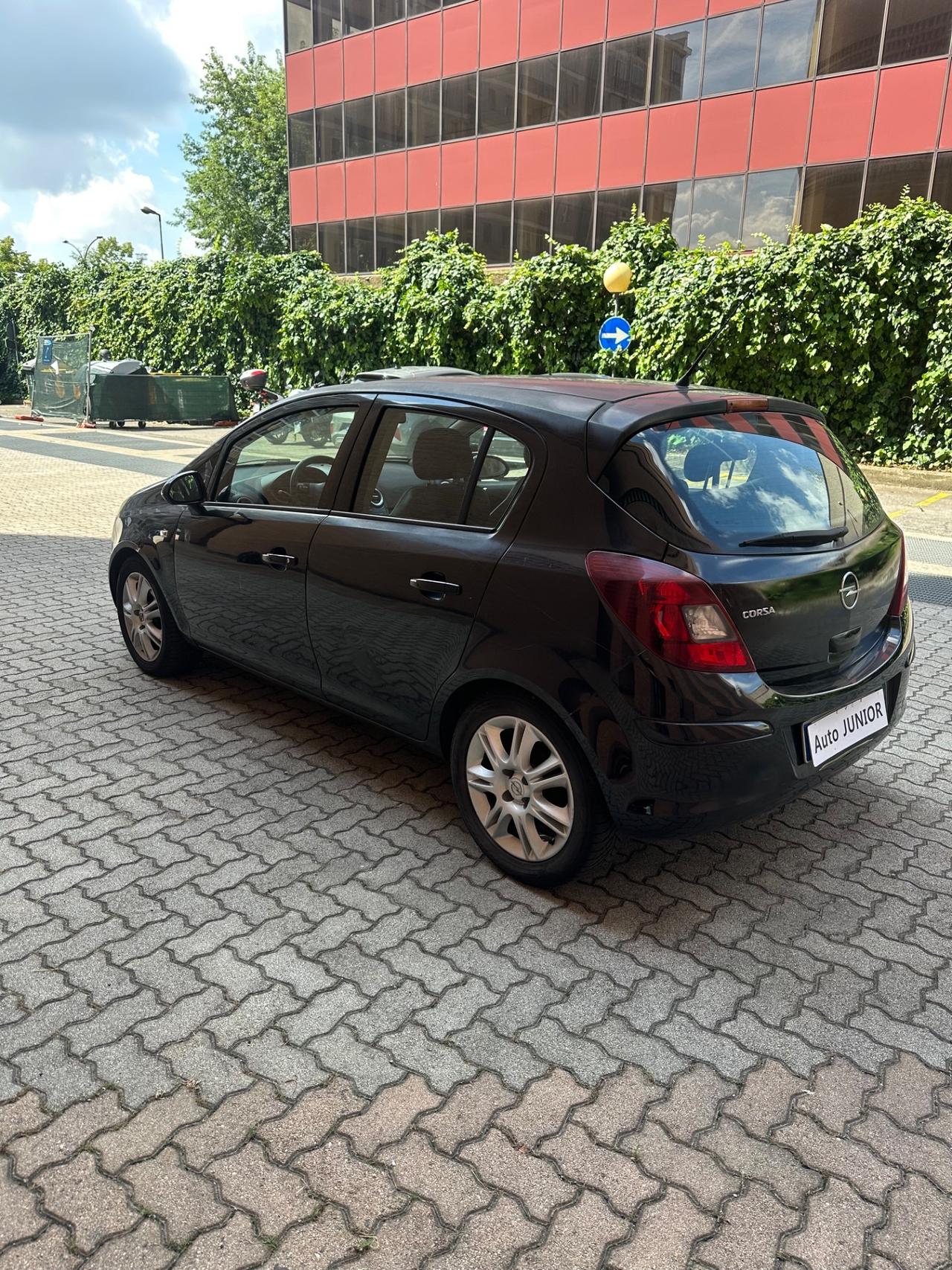 Opel Corsa 1.2 5 porte Easytronic Enjoy