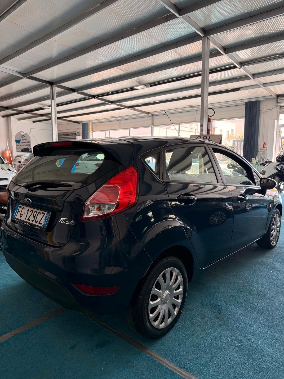 Ford Fiesta 1.4 5 porte Bz.- GPL Black & White Edition
