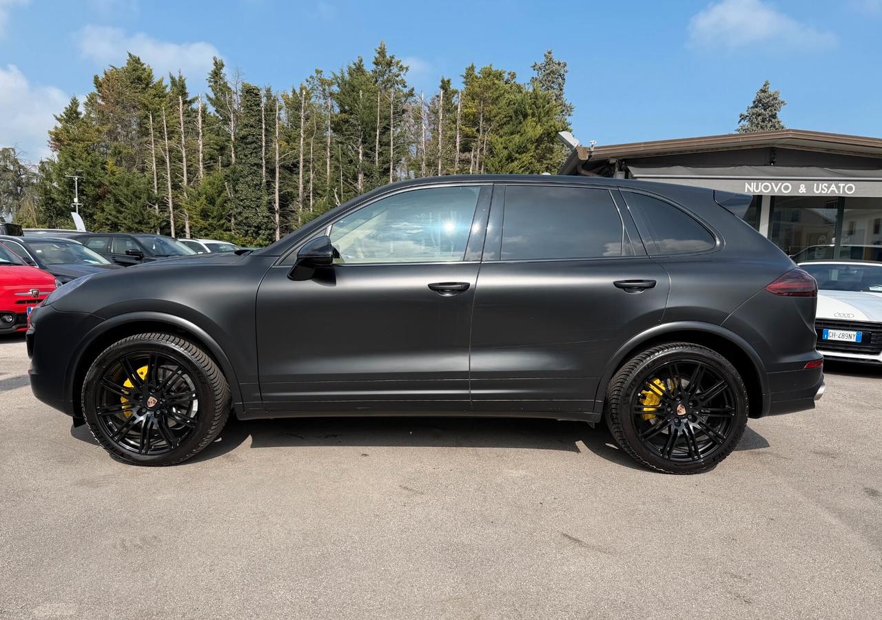 Porsche Cayenne 3.0 Diesel /km docnavi/pelle/chrono/21"