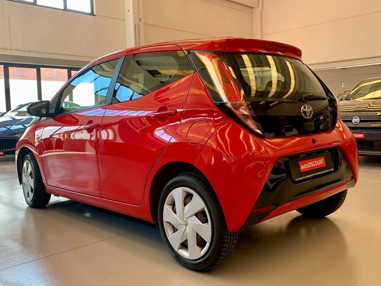 Toyota Aygo 1.0 VVT-i 69 CV 5 porte x-cool *PREZZO PROMO*