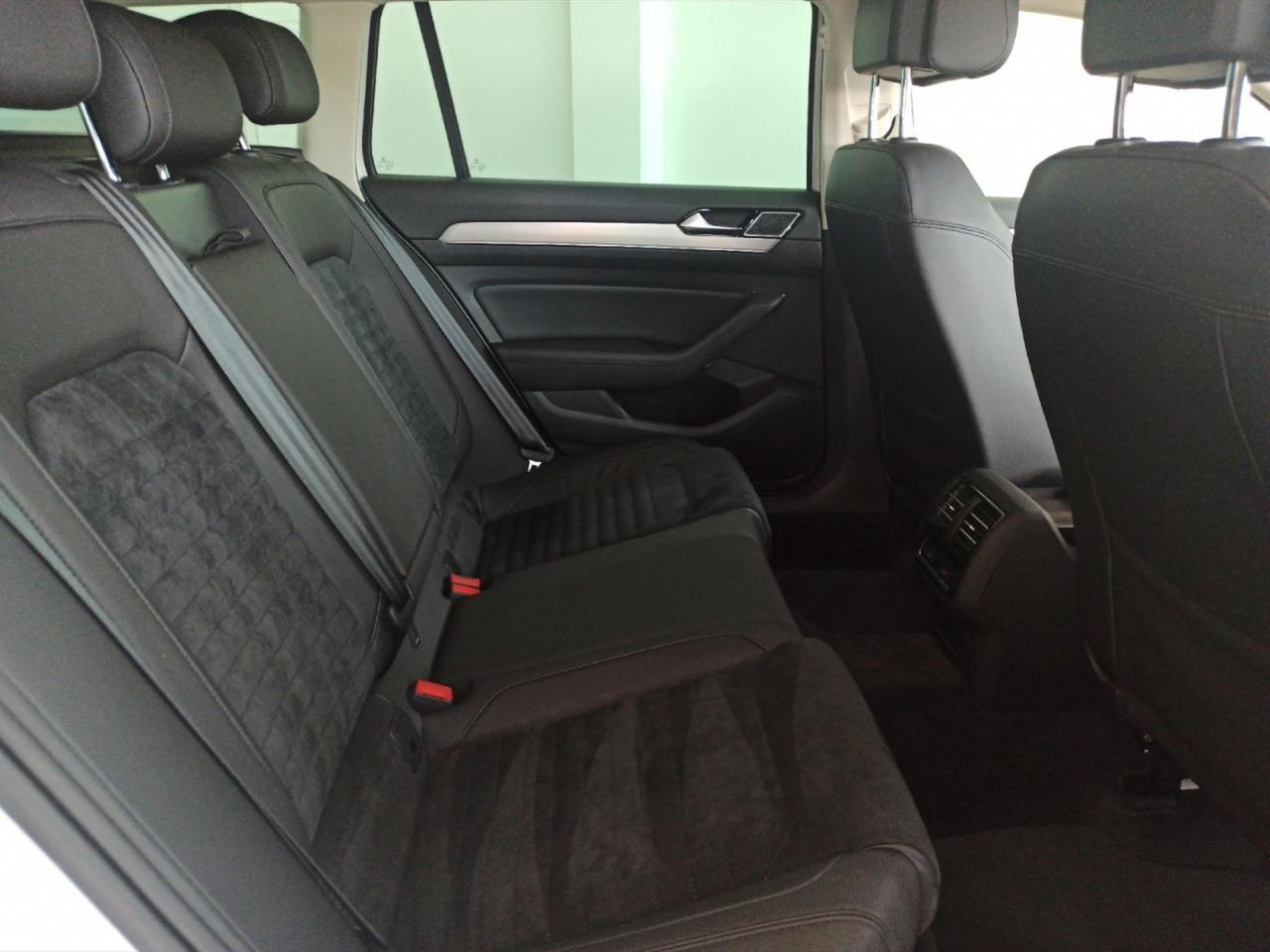 Volkswagen Passat variant 2.0 tdi executive 150cv dsg 7m