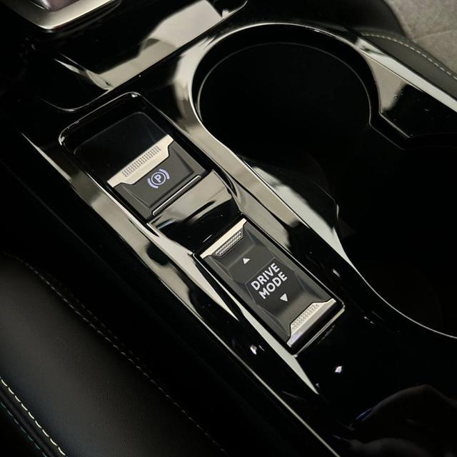 PEUGEOT 2008 motore elettrico 136 CV GT TETTO APRIBILE