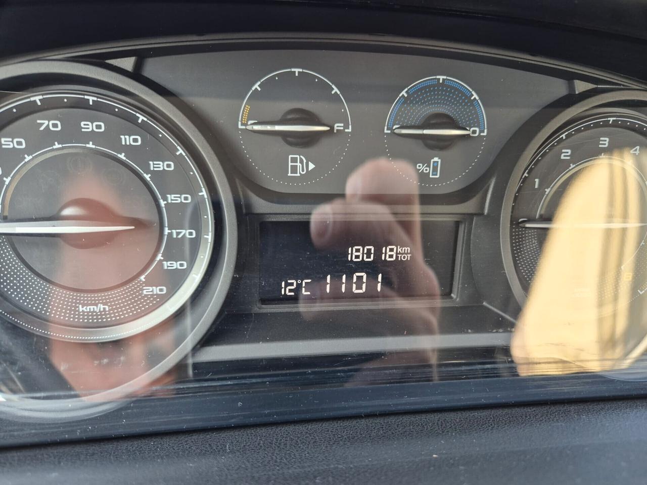 Lancia Ypsilon 1.0 FireFly 5 porte S&S Hybrid Silver