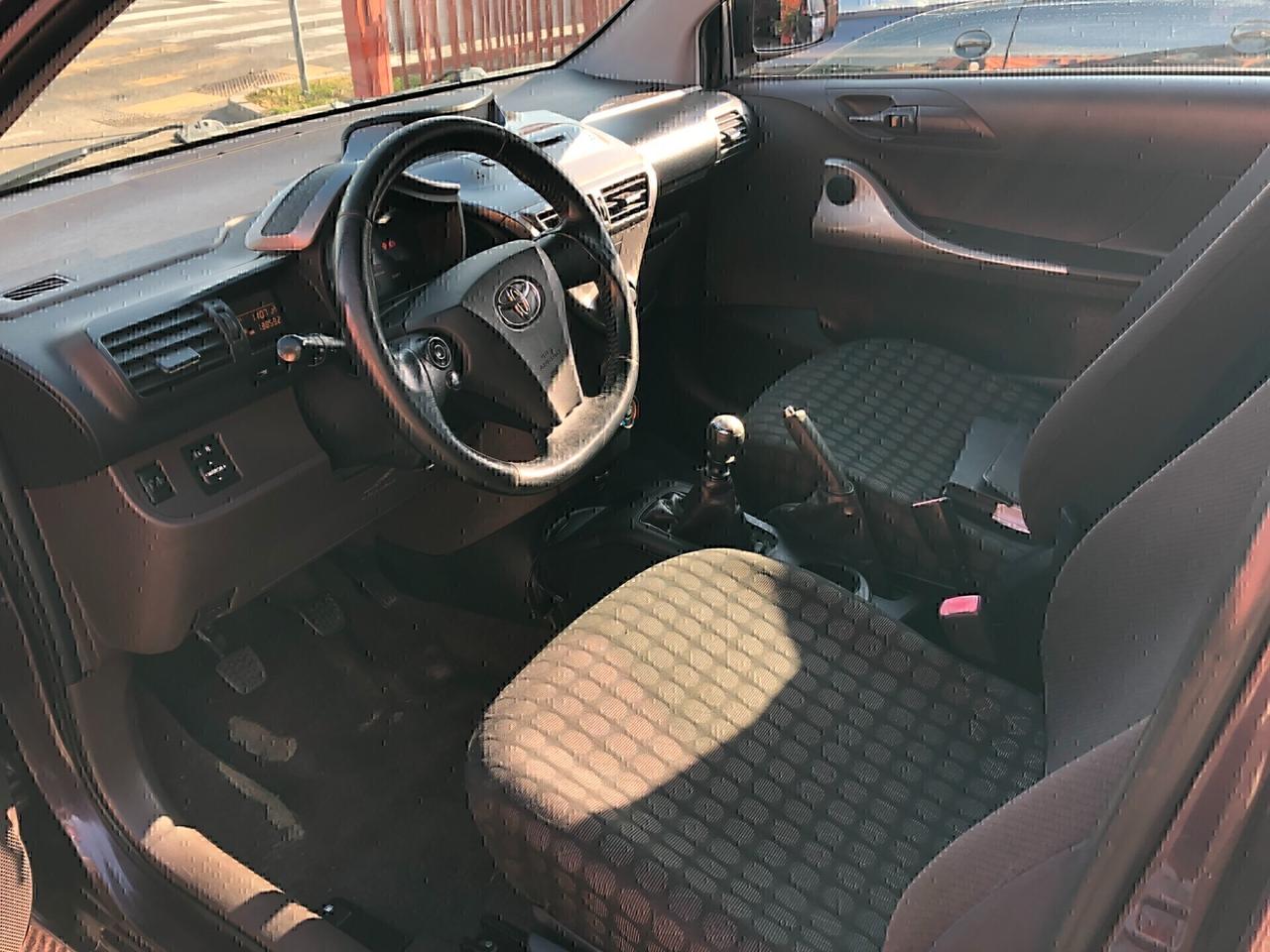 Toyota iQ 1.0 Adatta per neopatentati