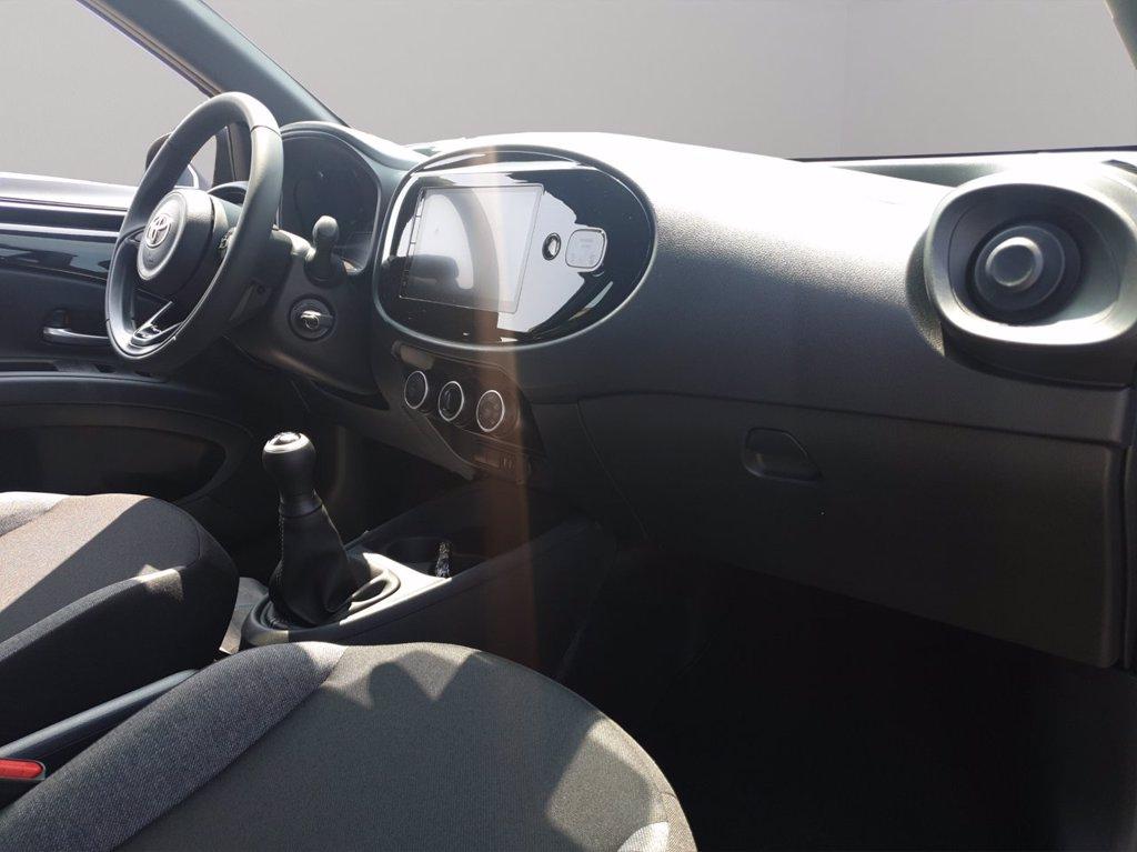 TOYOTA Aygo x 1.0 active 72cv del 2025