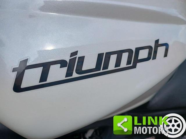 TRIUMPH Street Triple 675 Triple