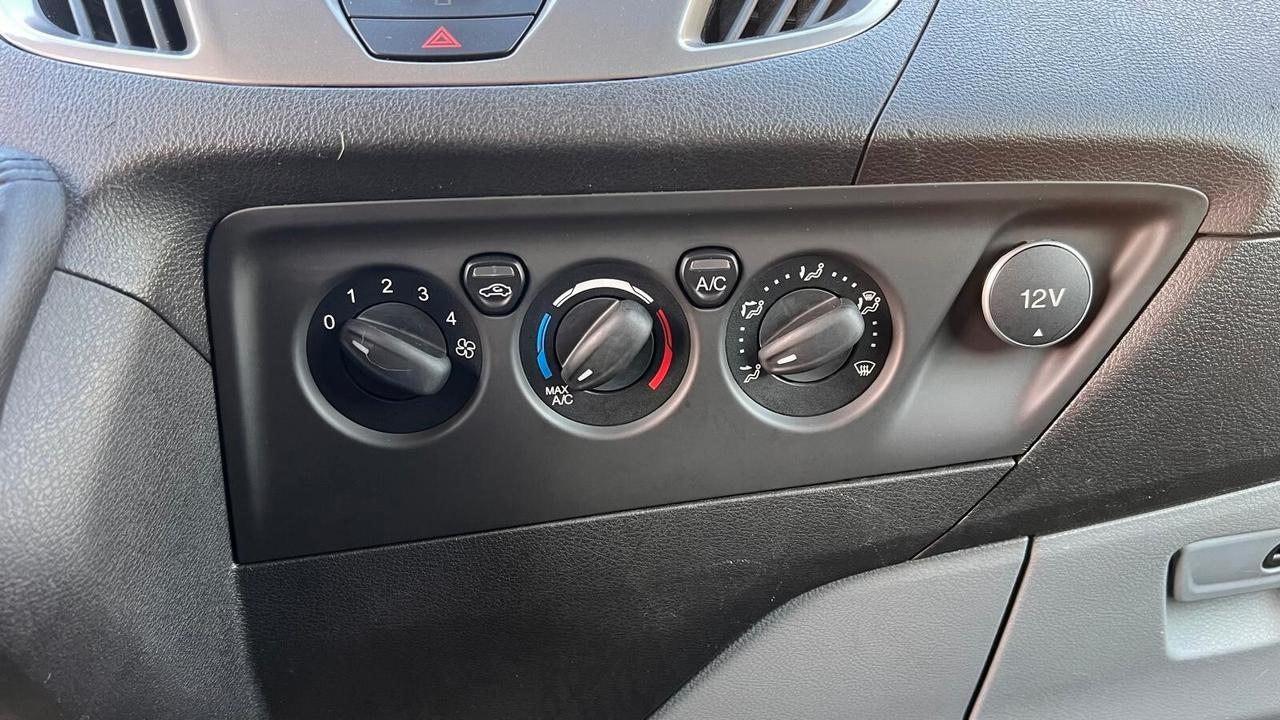 Ford Tourneo Custom 310 2.0 TDCi 130CV PC Titanium