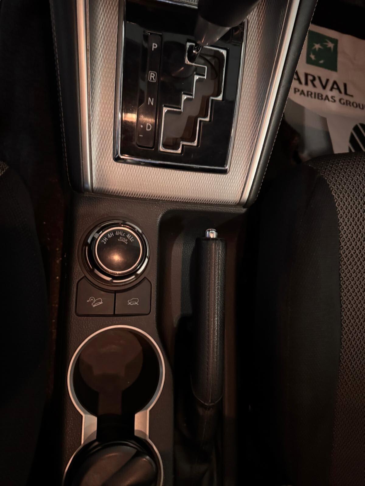 Mitsubishi L200 4x4 automatico gancio traino
