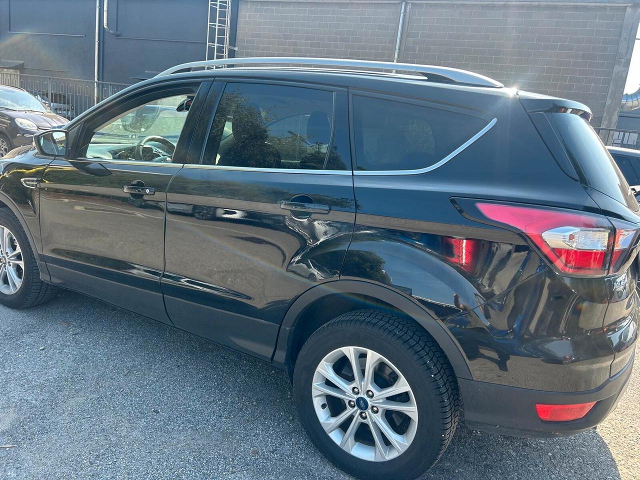 Ford Kuga 1.5 TDCI 120 CV Titanium km109