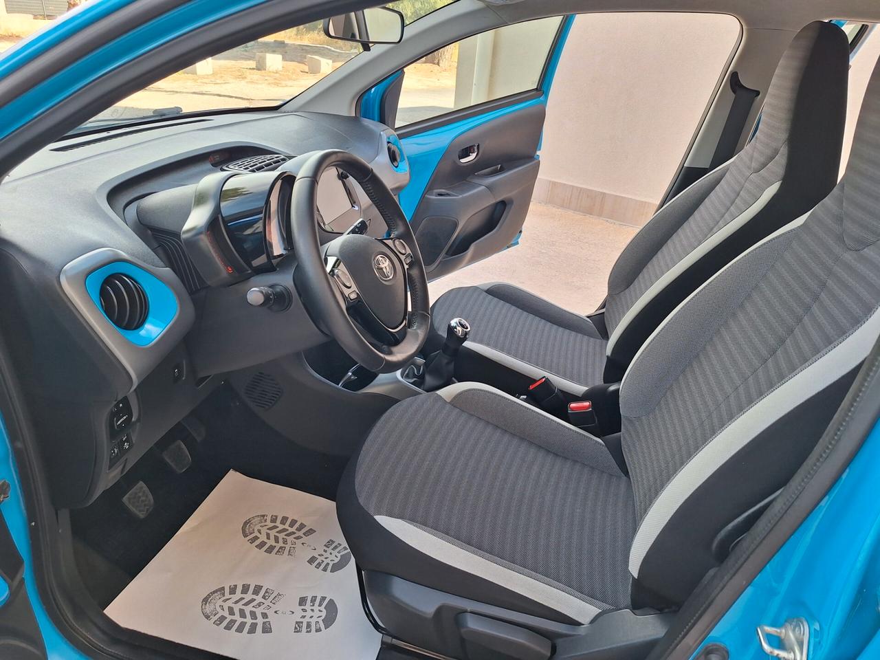 Toyota Aygo 1.0 5 porte x-cool 35000 km 2019