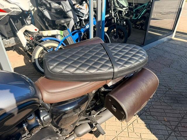 Triumph Bonneville T120 BLACK