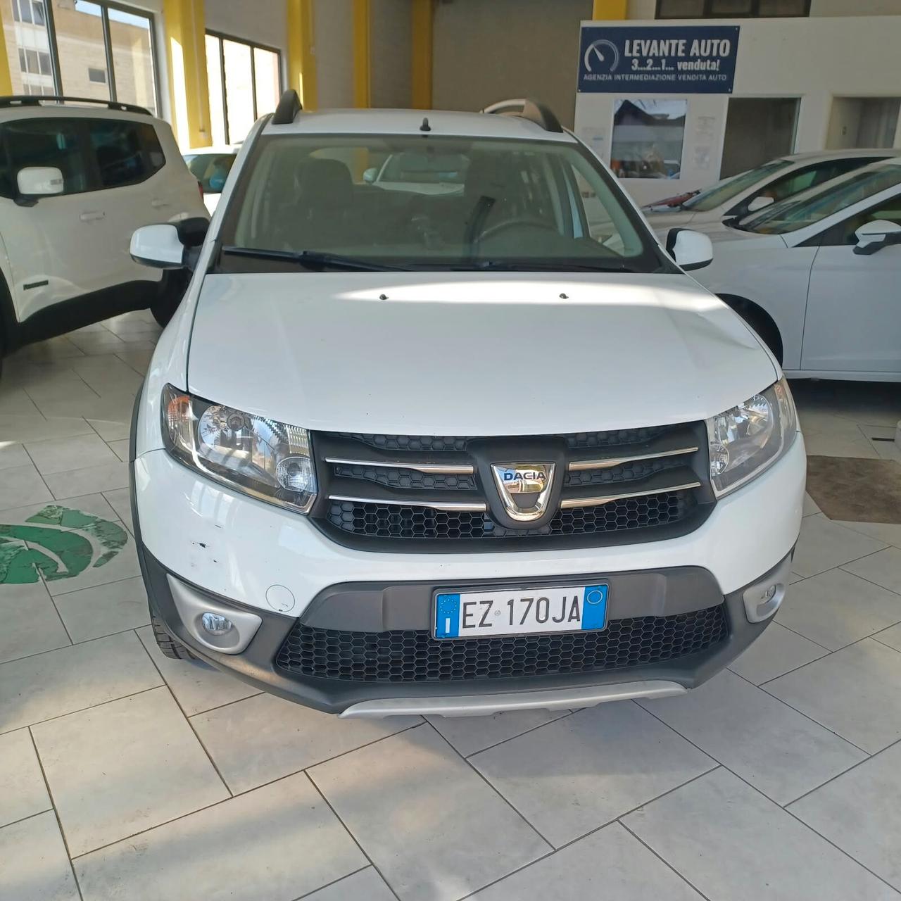 NEOPATENTATI SANDERO STEPWAY OTTIME CONDIZIONI