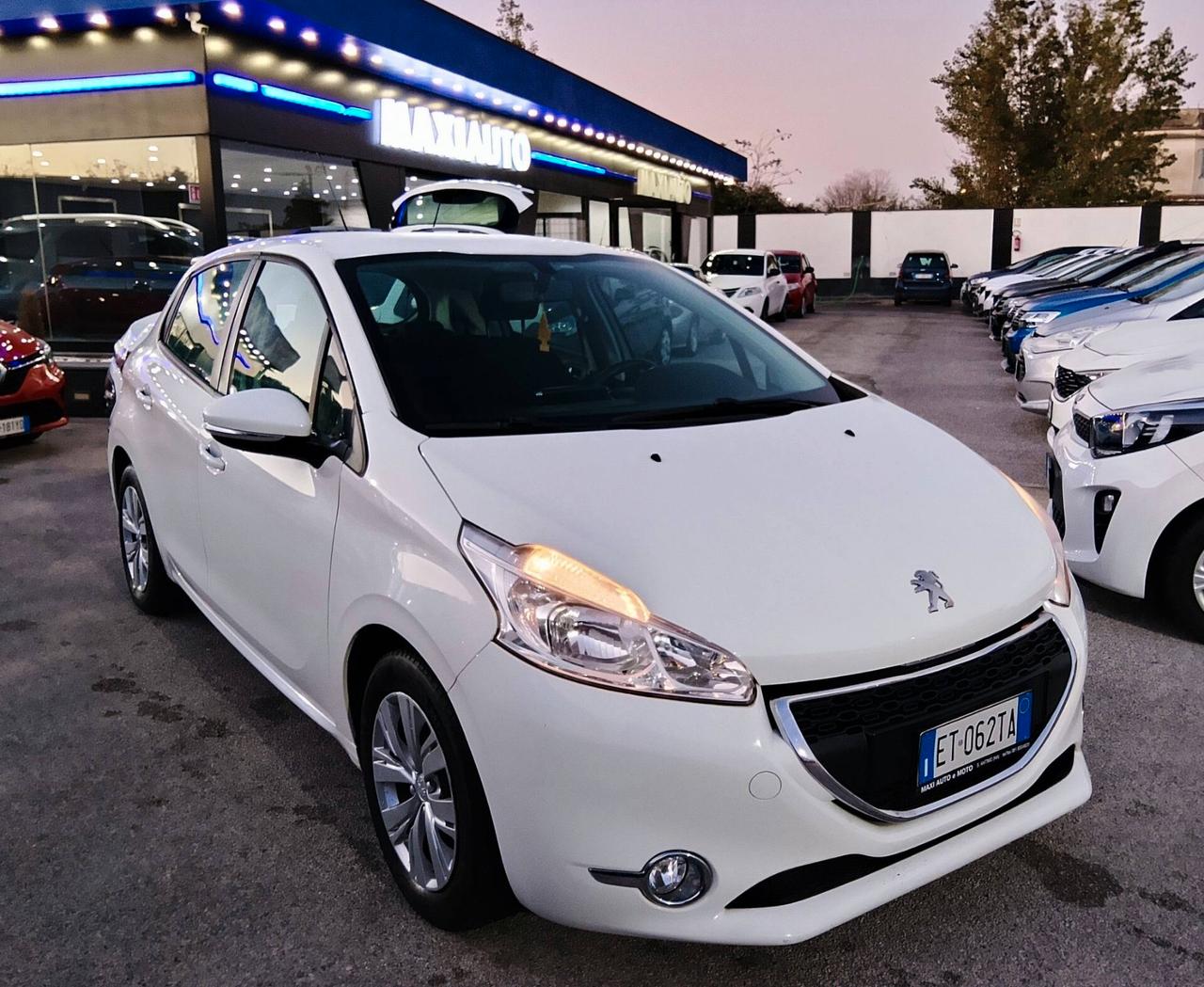 Peugeot 208 anche SENZA BUSTA PAGA