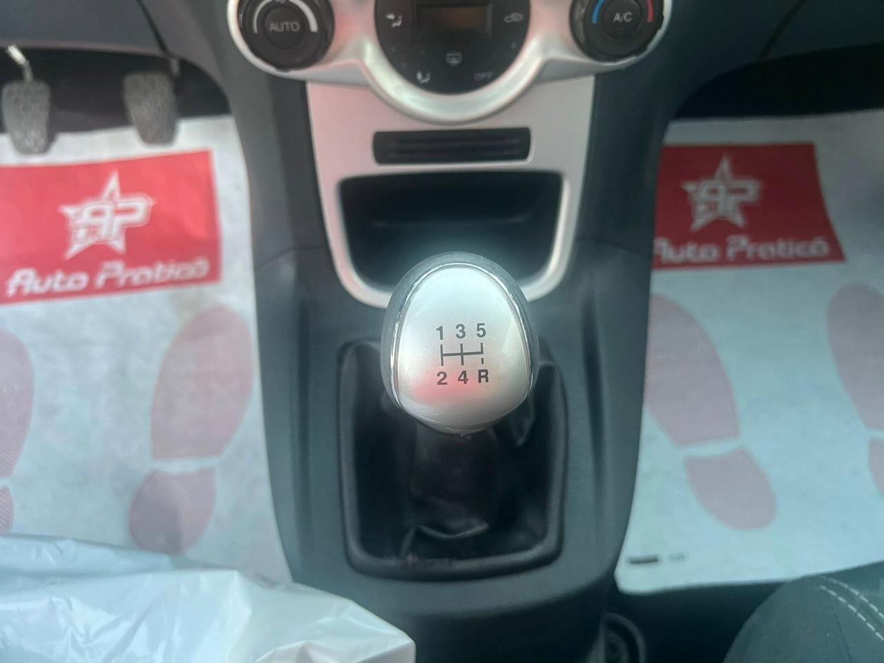 Ford Fiesta 1.4 TDCi 5p. Titanium OK NEOPATENTATI