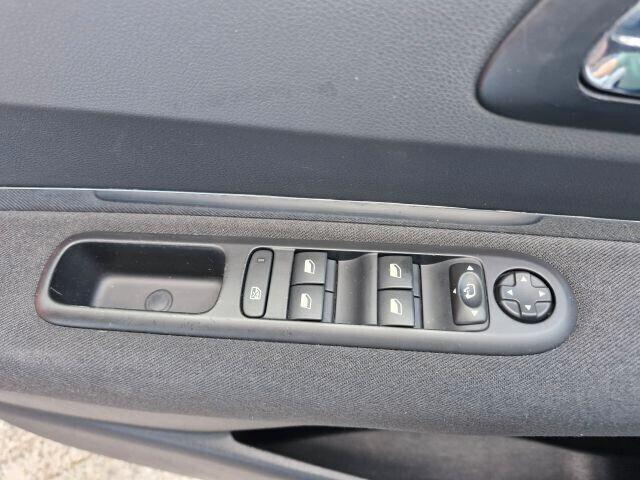 Peugeot 5008 HDI 7 POSTI CAMBIO AUTOMATICO