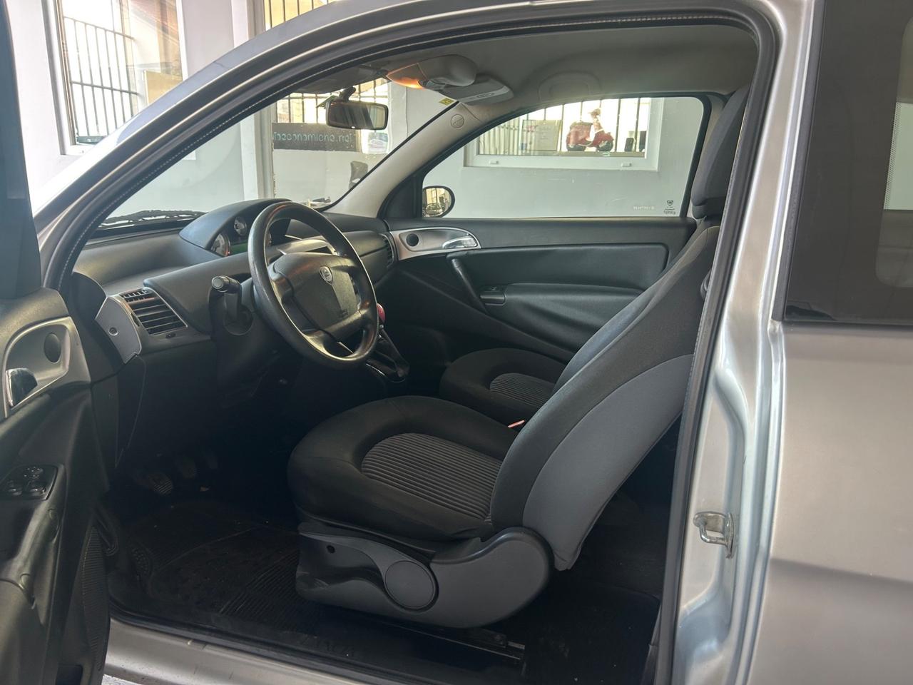 Lancia Ypsilon 1.2 Argento