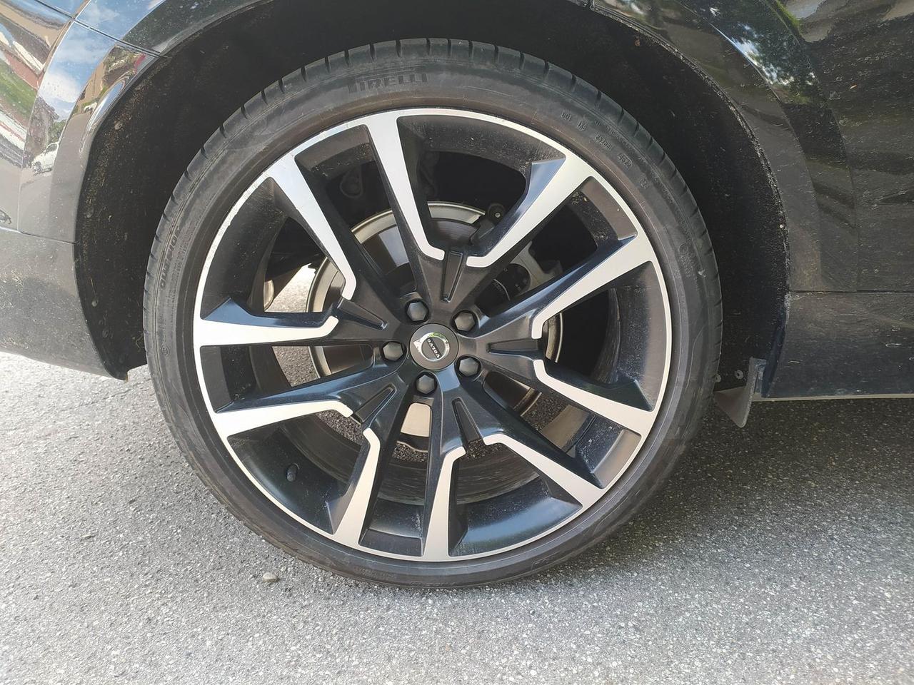 Volvo XC 60 2.0 T6 Recharge PHEV Ultimate Dark
