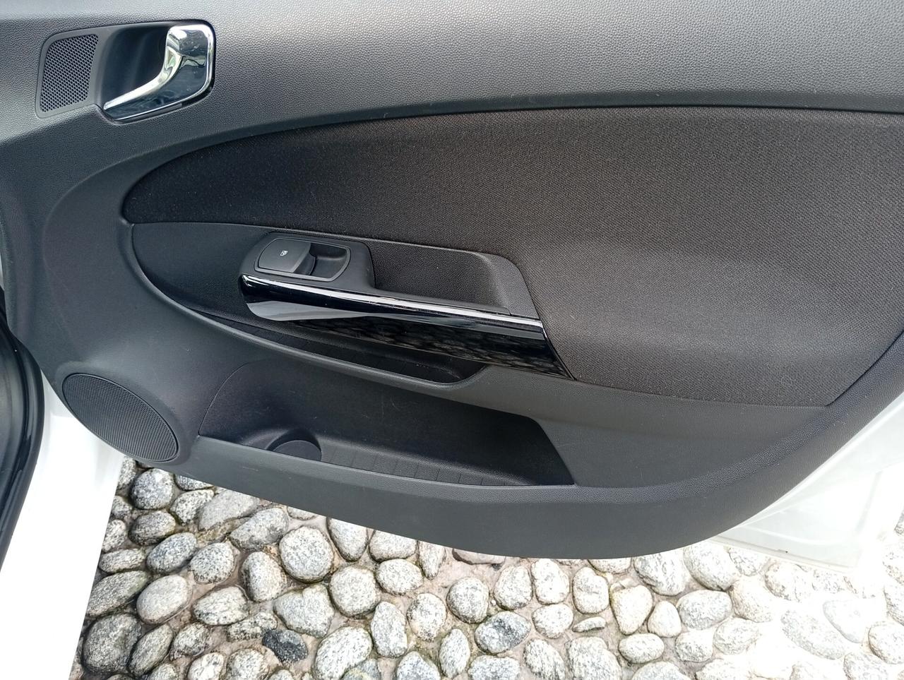 Opel Corsa 1.2 3 porte Club